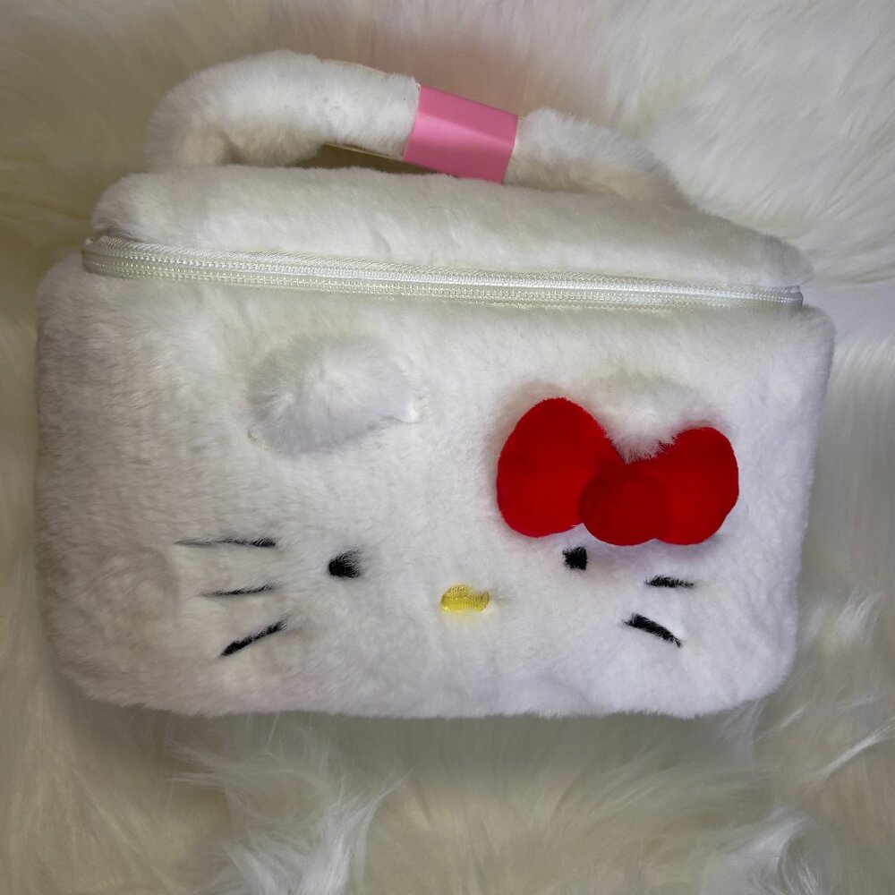 NEW Hello Kitty‎ Plush Cosmetic Bag Organizer